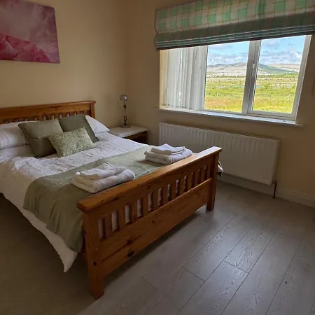 Detached House Enjoying Amazing Views Of Burren Mountain Tatil Evi Tubber