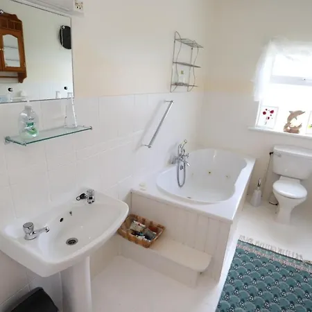 Tatil Evi Detached House Enjoying Amazing Views Of Burren Mountain Tubber