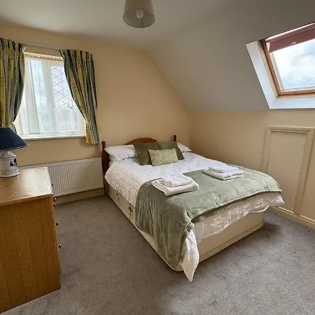 Detached House Enjoying Amazing Views Of Burren Mountain بيت للعطل