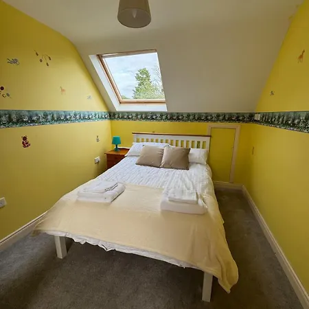 Detached House Enjoying Amazing Views Of Burren Mountain *