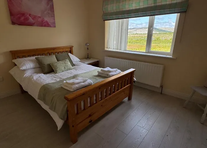 Detached House Enjoying Amazing Views Of Burren Mountain Vakantiehuis Tubber