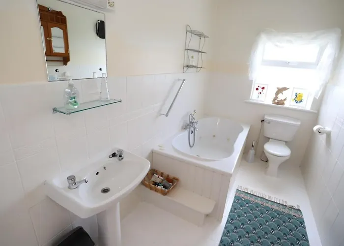 Vakantiehuis Detached House Enjoying Amazing Views Of Burren Mountain Tubber