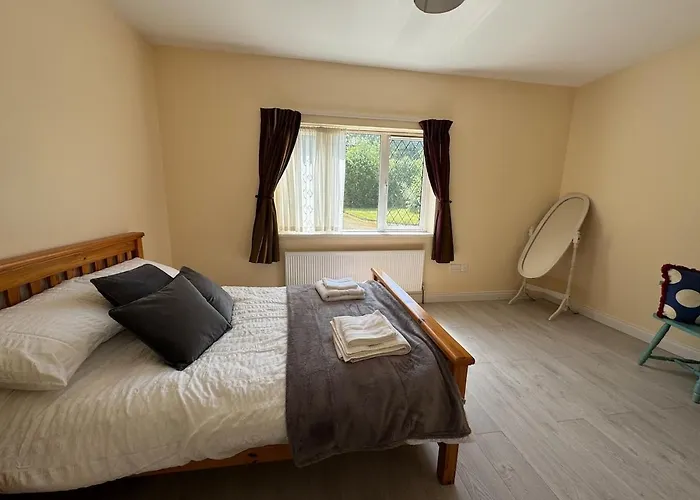 Detached House Enjoying Amazing Views Of Burren Mountain *