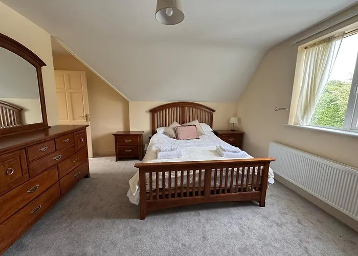 Detached House Enjoying Amazing Views Of Burren Mountain *