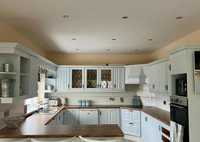 Vakantiehuis Detached House Enjoying Amazing Views Of Burren Mountain *